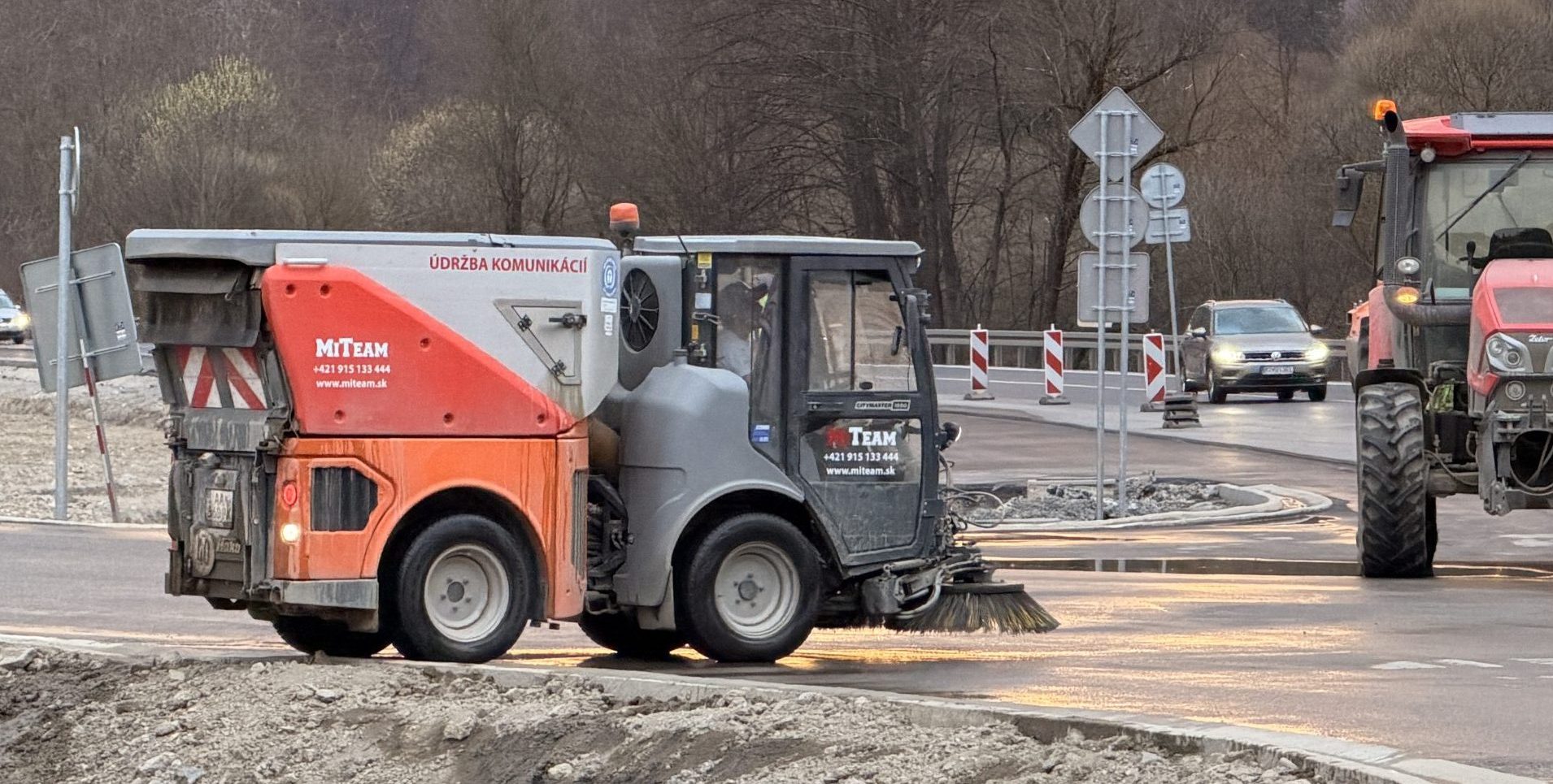 Hako Citymaster 1650 – zametacia nadstavba / mulčovač